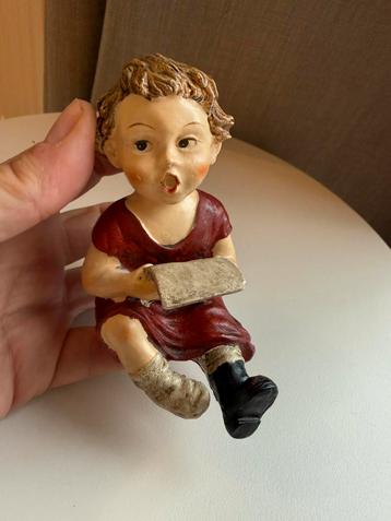 Vintage antiek beeldje piano beeldje zingend meisje beschikbaar voor biedingen