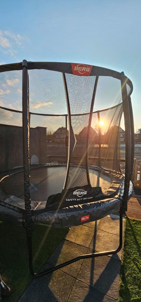 Mooie Berg trampoline Champion 380cm / veiligheidsnet deluxe, Kinderen en Baby's, Speelgoed | Buiten | Trampolines, Gebruikt, Ophalen