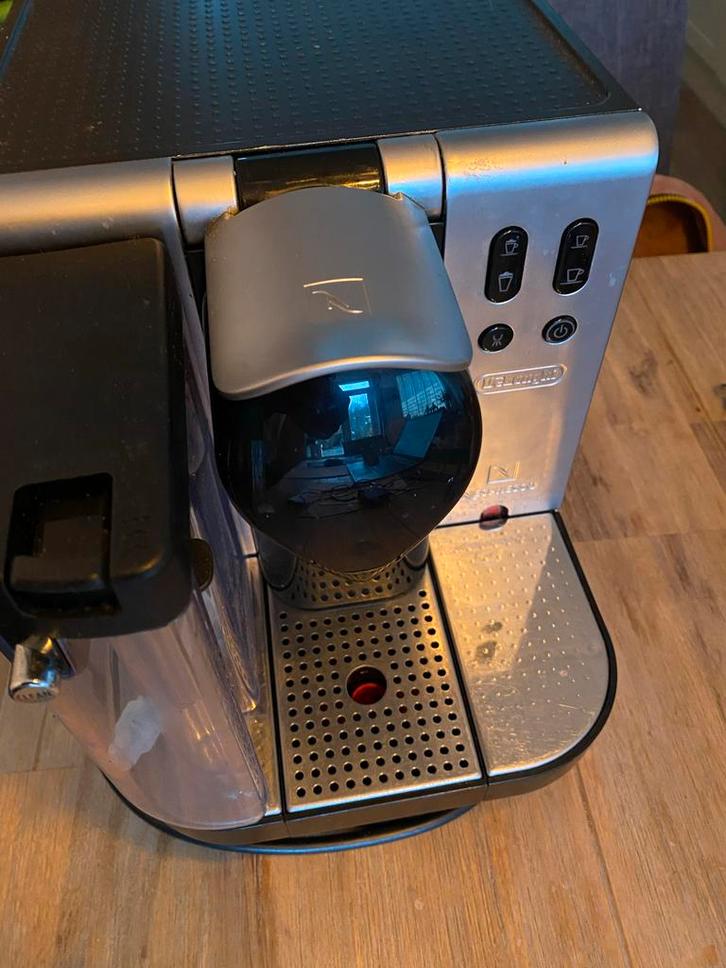 Delonghi Nespresso Apparaat, Witgoed en Apparatuur, Koffiezetapparaten, Gebruikt, Koffiepads en cups, Espresso apparaat, 1 kopje