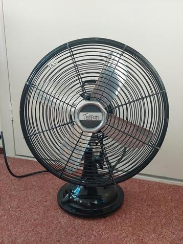 Vintage Ventilator - Industrieel Design beschikbaar voor biedingen
