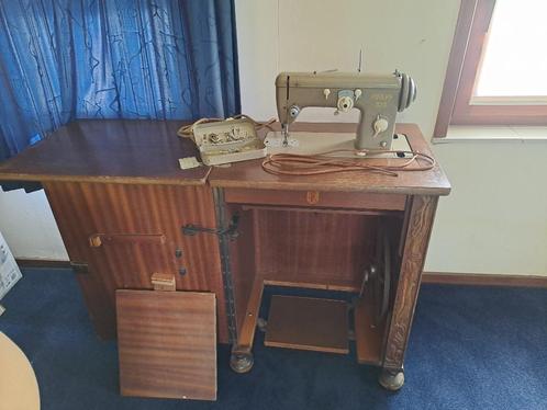 Pfaff naaimachine in kast, Antiek en Kunst, Antiek | Naaimachines, Ophalen