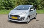 Peugeot 107 1.0 12V automaat 2012, Auto's, Peugeot, Zwart, 4 stoelen, 68 pk, Origineel Nederlands