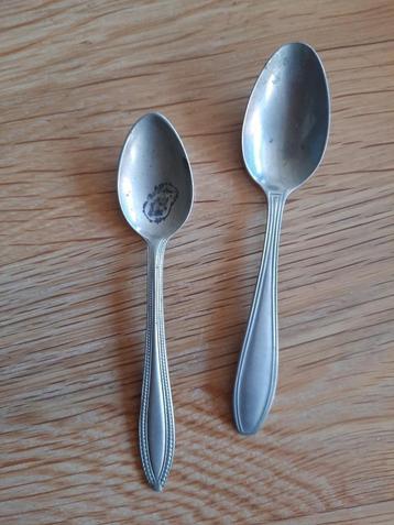 2 verzilverde (advocaat) lepeltjes beschikbaar voor biedingen