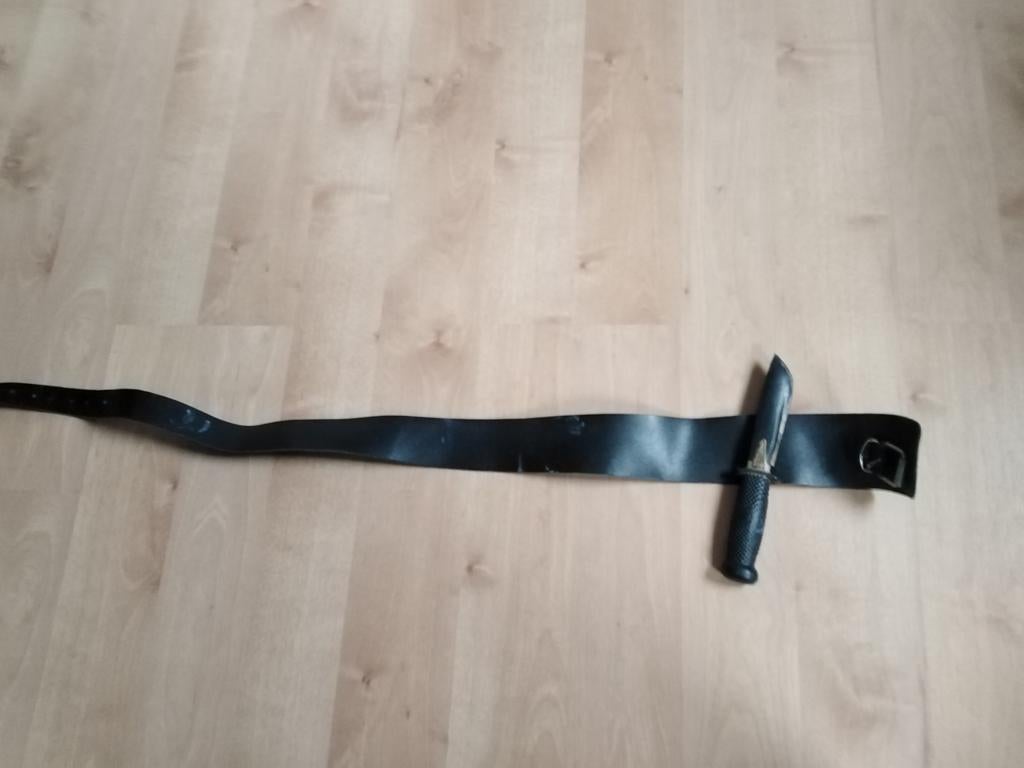 Riem met mes, Kleding | Heren, Carnavalskleding en Feestkleding, Ophalen of Verzenden, Zo goed als nieuw, Accessoires