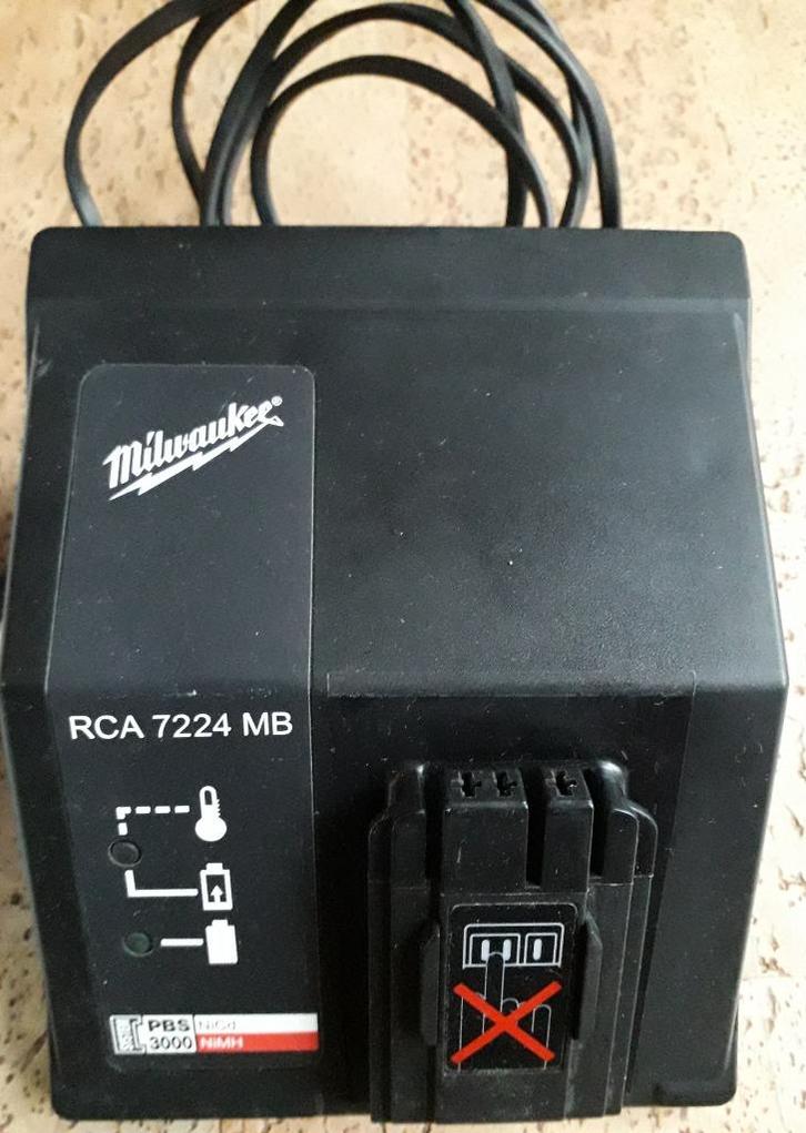 Milwaukee acculader RCA7224mb 4931389342 nieuw!, Doe-het-zelf en Verbouw, Gereedschap | Overige machines, Nieuw, Ophalen of Verzenden