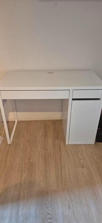 Micke bureau ikea wit  beschikbaar voor biedingen