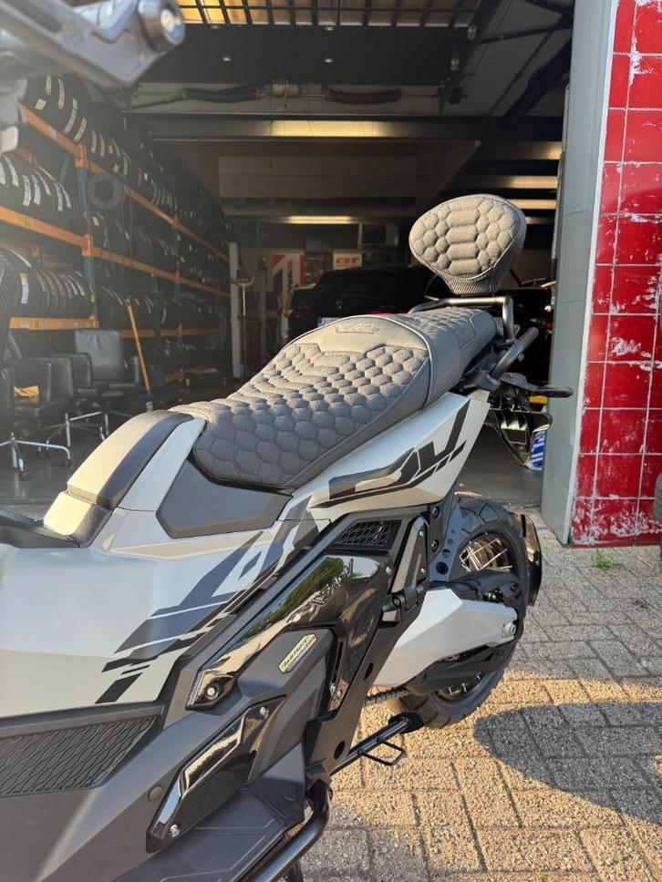 Honda X-ADV 750 Custom Zadel 2021–2025 | meerdere kleuren, Motoren, Tuning en Styling, Ophalen of Verzenden