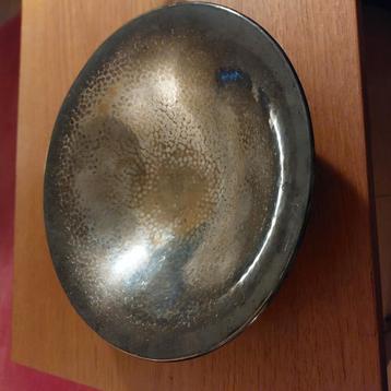 Verzilverde fruitschaal beschikbaar voor biedingen