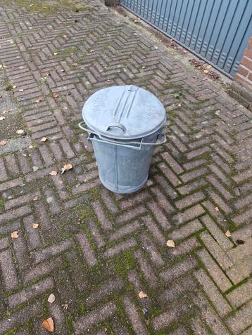 Gave zinken prullenbak Hattem beschikbaar voor biedingen