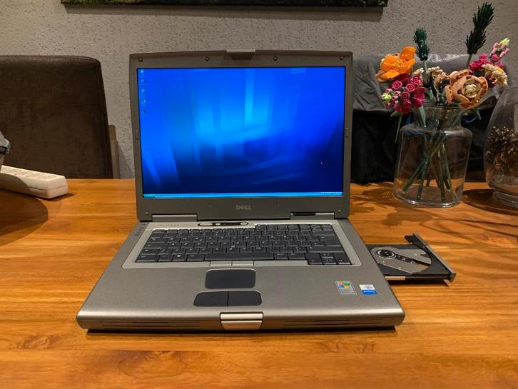 Nette Dell D800 Windows XP laptop, Pentium M, super accu, Computers en Software, Windows Laptops, Zo goed als nieuw, 15 inch, HDD