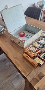 Antiek naaidoos, Ophalen