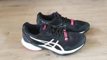 Asics Sky Elite zaalschoenen dames maat 41,5 beschikbaar voor biedingen