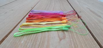Lot gekleurde polsbandjes / polsbandje - 12 stuks - Setprijs beschikbaar voor biedingen
