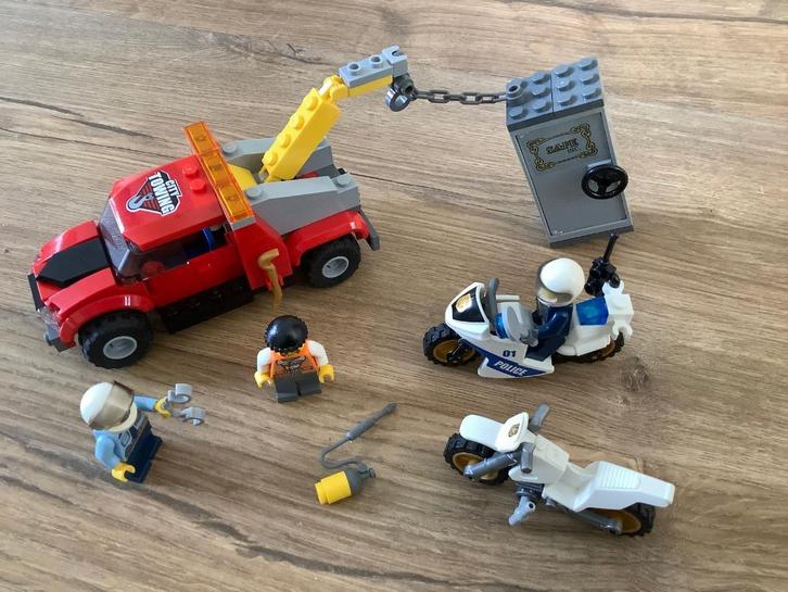 Lego City 60137 Tow TruckTrouble Politie Sleeptruck Probleem, Kinderen en Baby's, Speelgoed | Duplo en Lego, Gebruikt, Lego, Complete set
