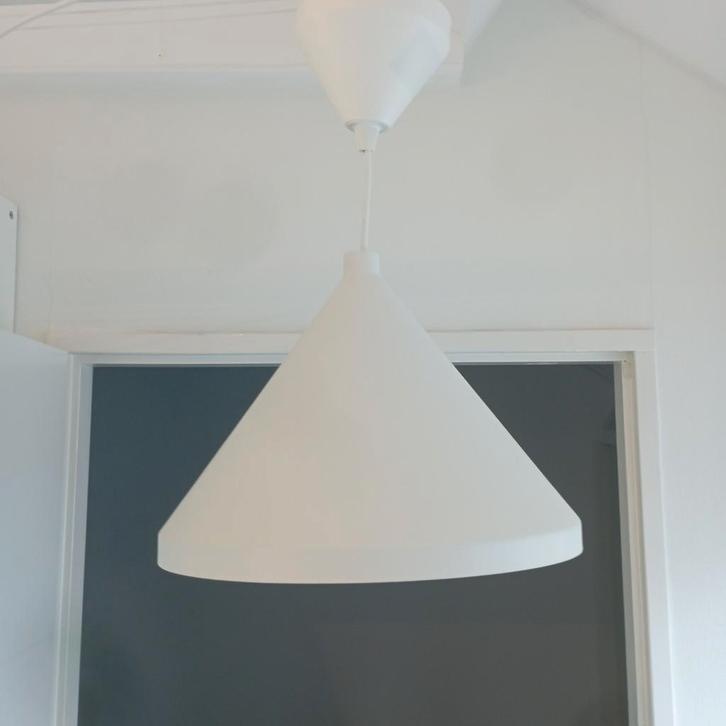 IKEA Nävlinge Hanglamp Wit 33cm, Huis en Inrichting, Lampen | Hanglampen, Zo goed als nieuw, Minder dan 50 cm, Kunststof, Metaal