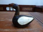 vintage houten eendje met hoorn of parelmoer (1)