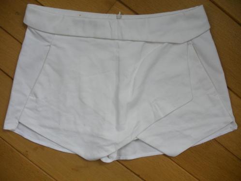 ZARA Basic broek rokje wit maat M, Kleding | Dames, Broeken en Pantalons, Zo goed als nieuw, Wit, Kort, Ophalen of Verzenden