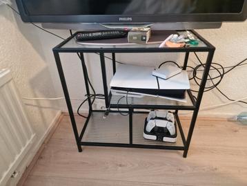 Tv-meubel met 3 planken beschikbaar voor biedingen