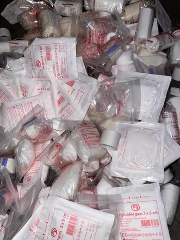 Boodschappentas vol verbandmiddelen beschikbaar voor biedingen