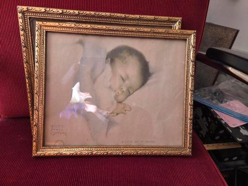 Goudkleurige antieke lijstjes met baby tekeningen, Huis en Inrichting, Woonaccessoires | Lijsten, Zo goed als nieuw, Minder dan 50 cm