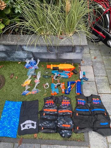 Nerf Set: Blasters, Vest, Brillen & Handboeien beschikbaar voor biedingen