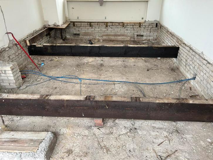 2 Vuren Behandeld Draagbalken, Doe-het-zelf en Verbouw, Hout en Planken, Gebruikt, Balk, Vuren, 300 cm of meer, 50 mm of meer