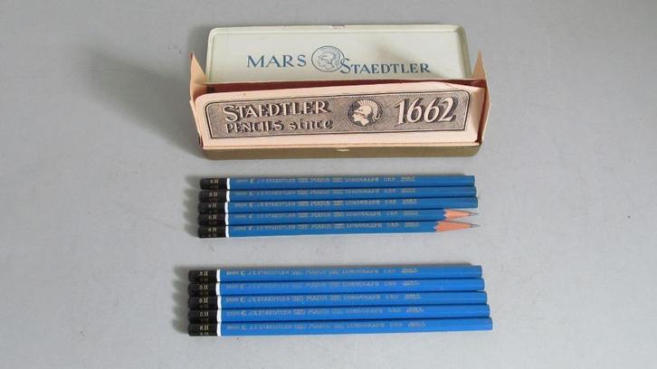 Vintage Mars Staedler Nürnberg tekenpotloden 5H/6H in blik, Hobby en Vrije tijd, Tekenen, Zo goed als nieuw, Potlood of Stift