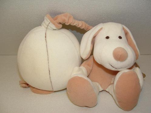 TIAMO MUZIEKDOOS HOND MET BAL VELOURS ROOMWIT HONDJE MET VEL, Kinderen en Baby's, Speelgoed | Knuffels en Pluche, Nieuw, Hond