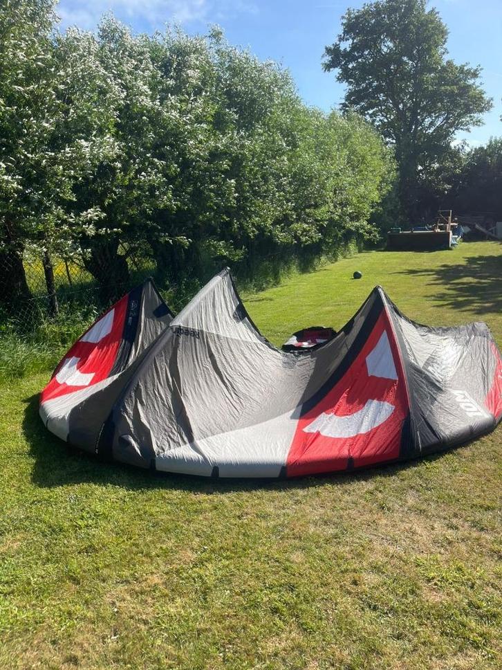 Reedin 10m SuperModel Version #2 met bar., Watersport en Boten, Kitesurfen, Gebruikt, 10 m², Geen board, Ophalen
