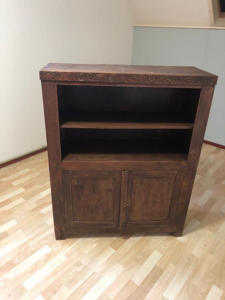 Oud houten kastje met decoratie rand, Huis en Inrichting, Kasten | Boekenkasten, Gebruikt, 50 tot 100 cm, 100 tot 150 cm, 25 tot 50 cm