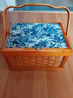 Houten Naaimand met Blauw Motief en gekleurd motief, Huis en Inrichting, Woonaccessoires | Kisten, Ophalen, Eikenhout, 50 tot 100 cm