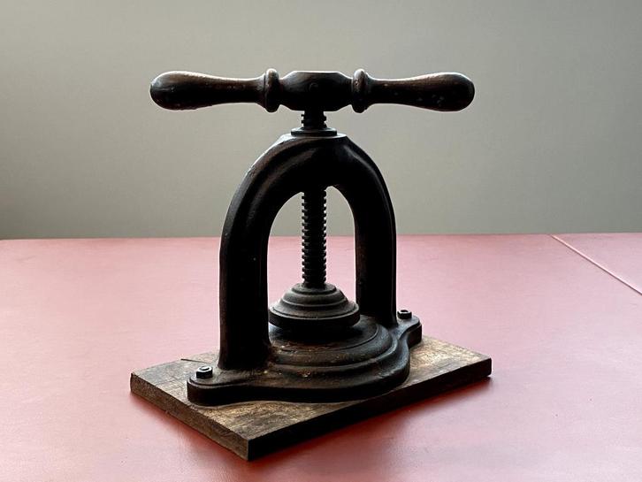 Gutty gietijzeren balpers, Antiek en Kunst, Antiek | Kantoor en Zakelijk, Ophalen