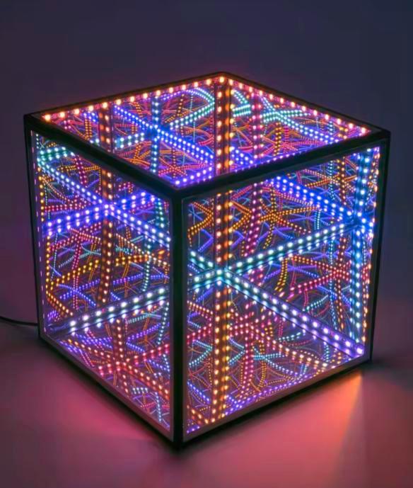 Infinity Cube - 20cm, Huis en Inrichting, Lampen | Hanglampen, Zo goed als nieuw, Minder dan 50 cm, Kunststof, Ophalen of Verzenden