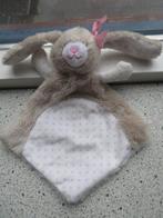 Knuffeldoek konijn konijntje van de KIK met roze strikje, Ophalen of Verzenden, Zo goed als nieuw, Konijn