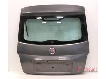 Achterklep van een Fiat 500 (695) beschikbaar voor biedingen