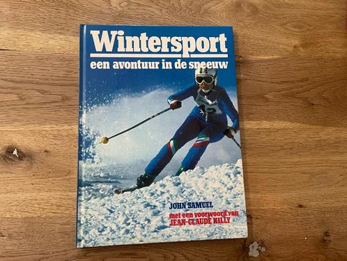 D431 Wintersport avontuur in de sneeuw. John Samuel, Boeken, Sportboeken, Gelezen, Wintersport, Ophalen of Verzenden