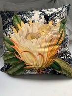 Decoratief Kussen met Bloemmotief, Ophalen of Verzenden, Zo goed als nieuw, Overige kleuren, Vierkant