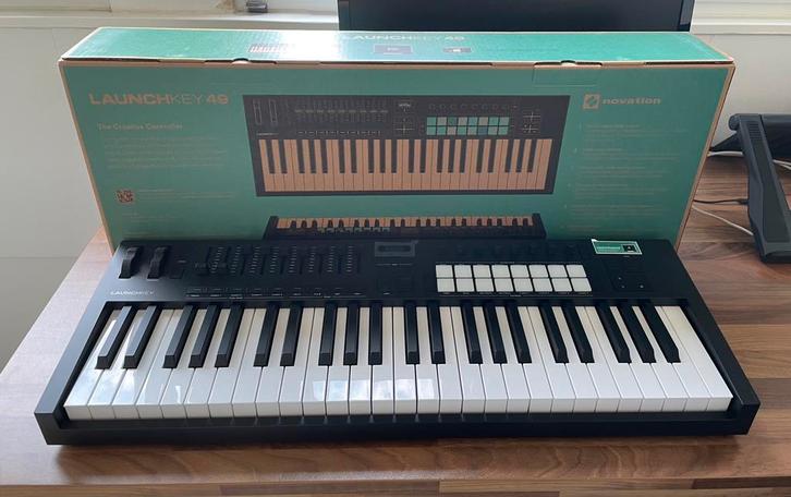 Novation Launchkey 49 mk4, Muziek en Instrumenten, Midi-apparatuur, Ophalen of Verzenden