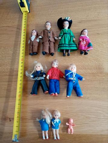 Vintage poppenhuis poppetjes beschikbaar voor biedingen