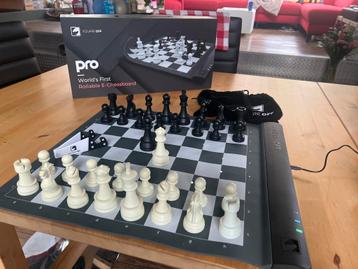 Square Off Pro Schaakcomputer - Zo goed als nieuw beschikbaar voor biedingen
