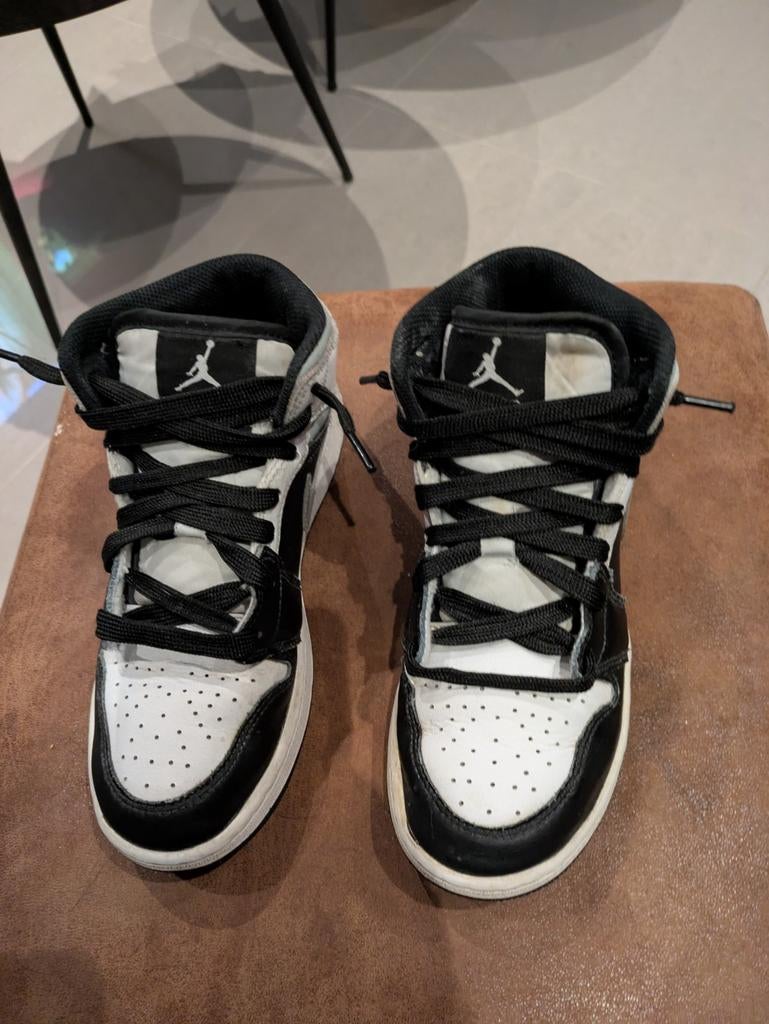 Nike Air Jordan 1 mid white shadow, maat 36, Ophalen of Verzenden, Zo goed als nieuw, Schoenen