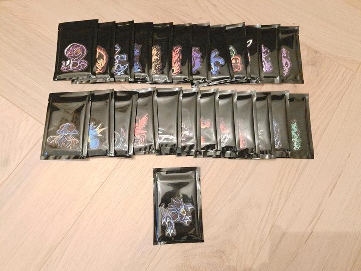 Custom Pokémon Booster Packs – Leuk & Betaalbaar!, Hobby en Vrije tijd, Verzamelkaartspellen | Pokémon, Zo goed als nieuw, Booster
