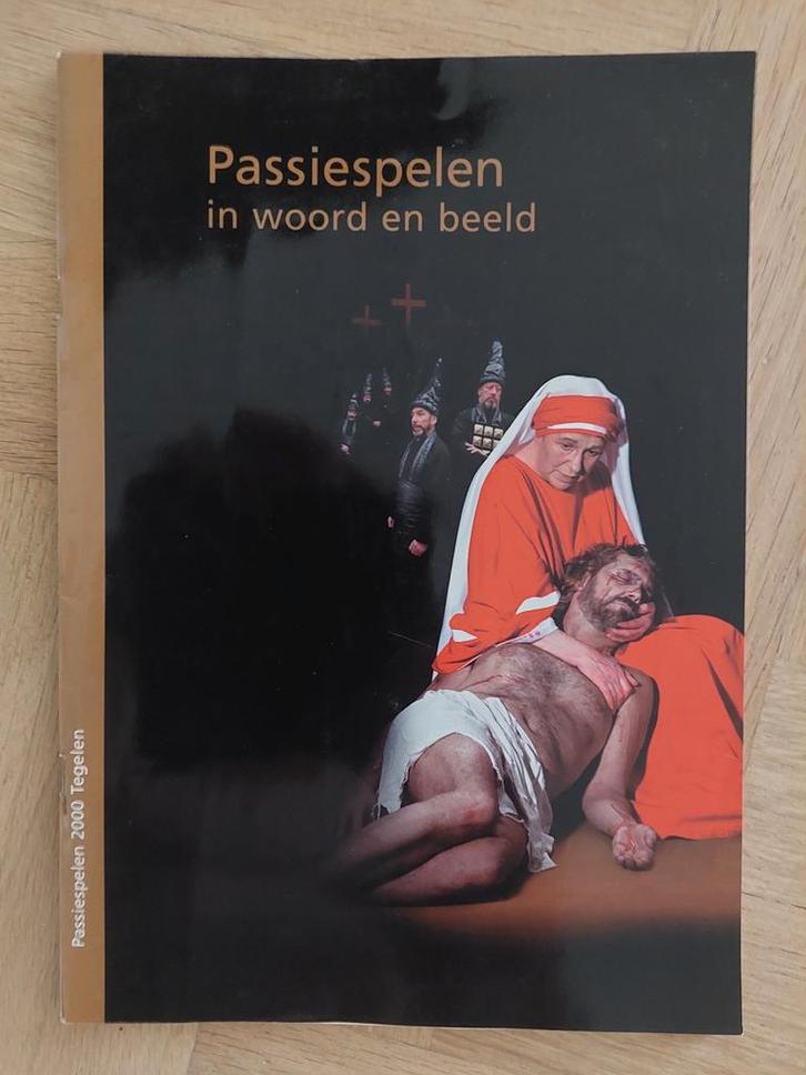 Passiespelen Tegelen - In Woord en Beeld, Boeken, Godsdienst en Theologie, Gelezen, Christendom | Katholiek, Ophalen of Verzenden