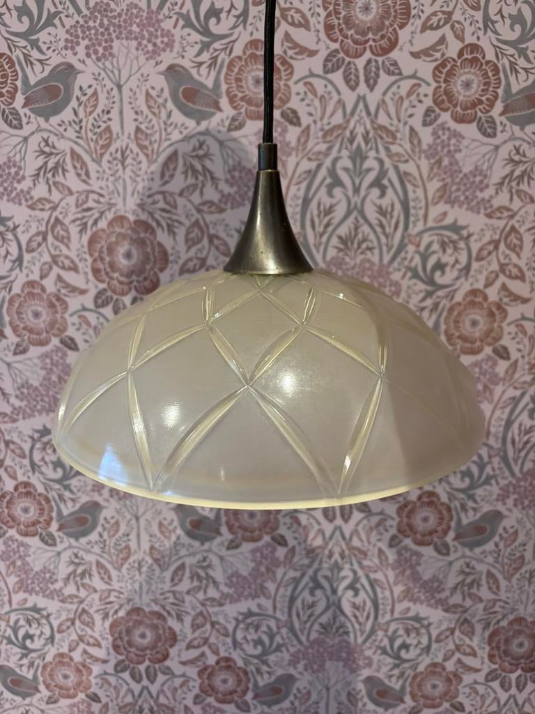Plafondlamp, hanglamp, lamp melkwit glas, glazen kap, Ophalen of Verzenden, Zo goed als nieuw, Glas, Vintage