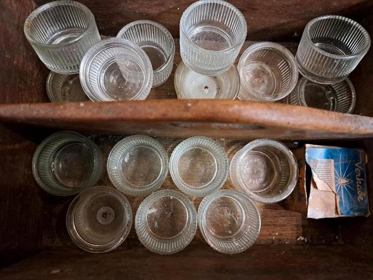 Ruim 50 Verkade vintage glazen waxinelichtjes rechaud, Antiek en Kunst, Antiek | Keukenbenodigdheden, Ophalen of Verzenden