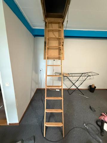 Vlizo trap 271cm beschikbaar voor biedingen
