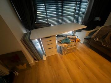 Ikea bureau bekant - afbeelding 1