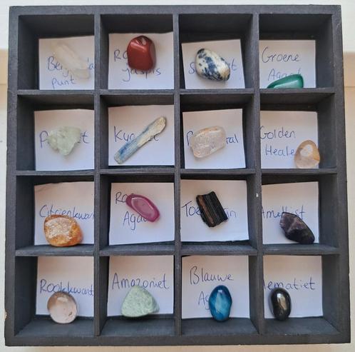 Edelstenen verzameling in houten verzamelbakje edelsteen, Verzamelen, Mineralen en Fossielen, Mineraal, Ophalen of Verzenden