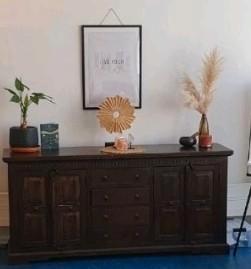 Prachtig donker houten dressoir, veel opbergruimte beschikbaar voor biedingen