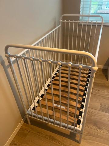 Kidsmill Tinn Ledikant – 60x120 cm – Wit – Stevig & Stijlvol beschikbaar voor biedingen